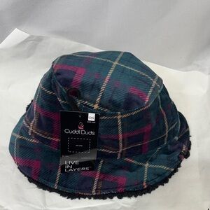Cuddl Duds live in payers reversible Multicolor Plaid Faux fur bucket hat